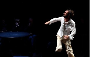 Fabrizio Gifuni raddrizza le parole dei libri, al Vascello un viaggio da Camus a Pasolini @ Teatro Vascello 