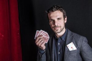 Francesco Montanari apre la stagione del Teatro Parioli con “Poker”